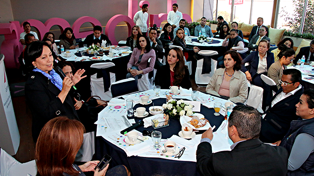 FOTO_AMALIA_GARCIA_MEDINA_Reunion con directores de empresas en recursos humanos_03032017_PORTADA_02_.bmp