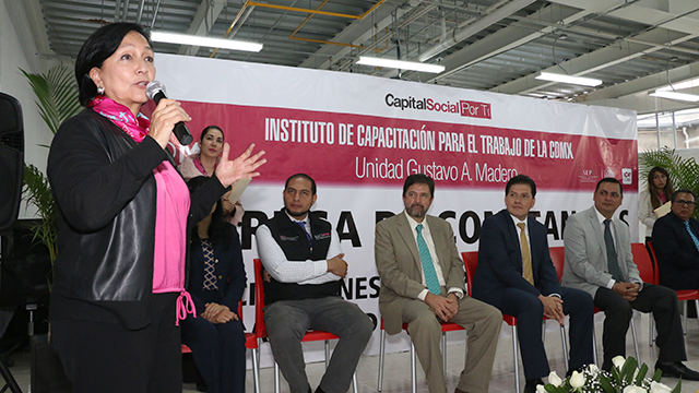 FOTO_AMALIA_GARCIA_MEDINA_Recorrido al nuevo Instituto de Capacitacion para el Trabajo_ICAT_01102017_PORTADA_02_.bmp